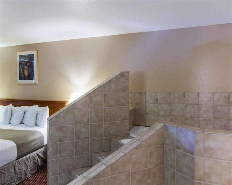 Surestay By Western Airport 3*