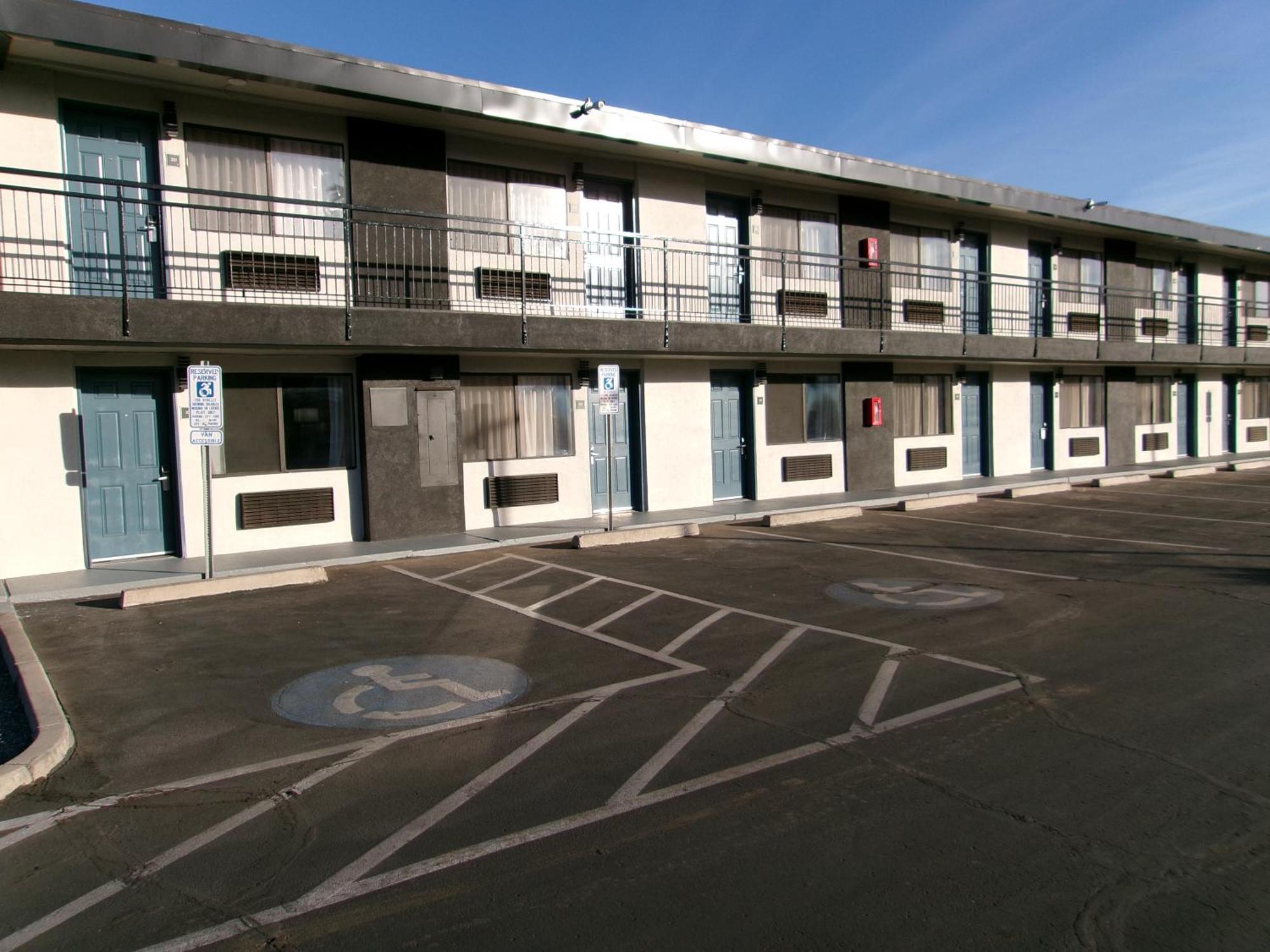 Surestay By Western Airport 3*