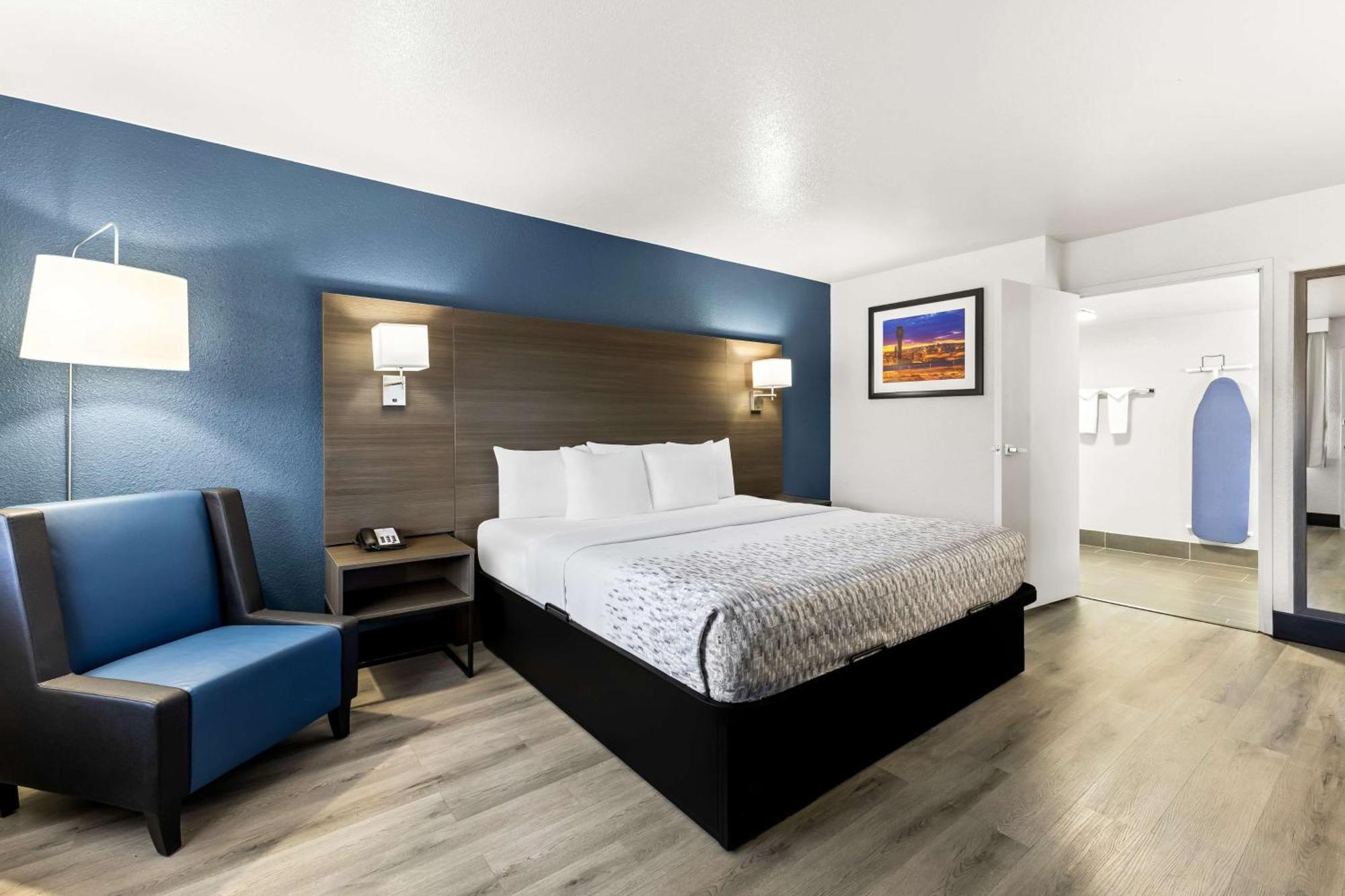 Hotel Surestay By Western Airport 3*